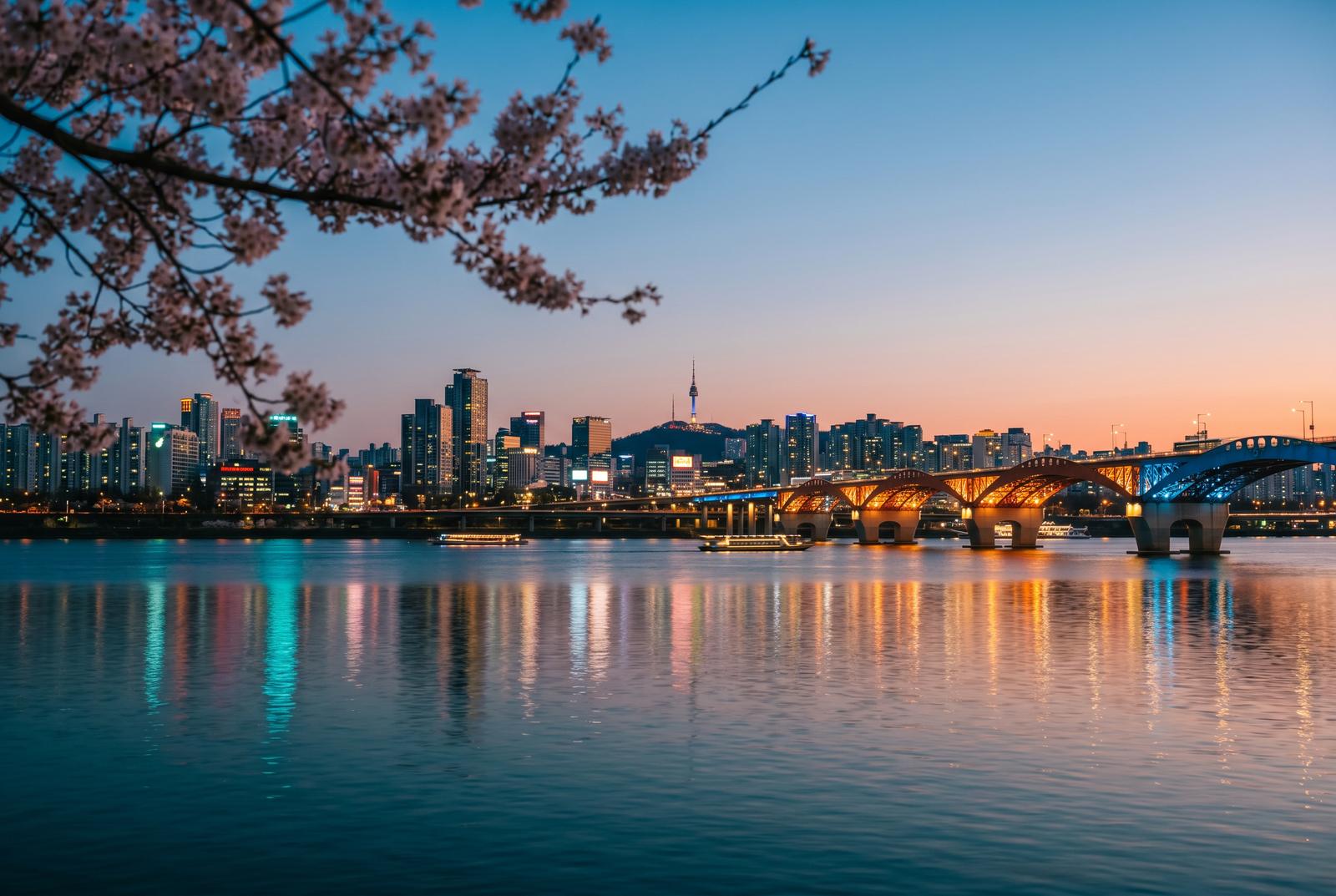 The Han river on a spring evening